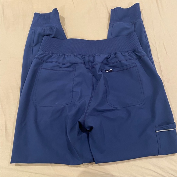 Cherokee Infinity Scrub Set - Picture 9 of 15